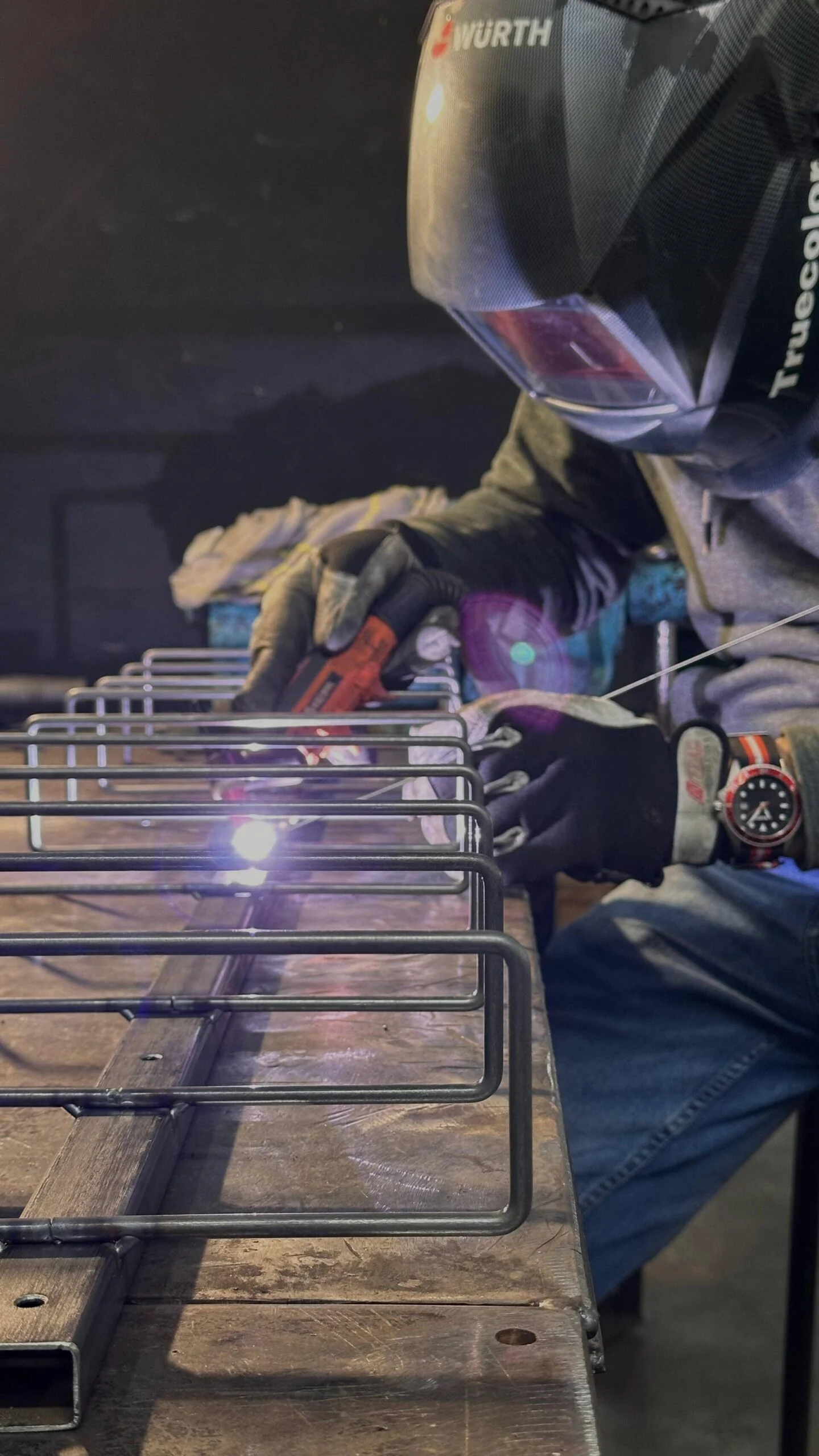 Faro Metal welder producing a repeated steel component